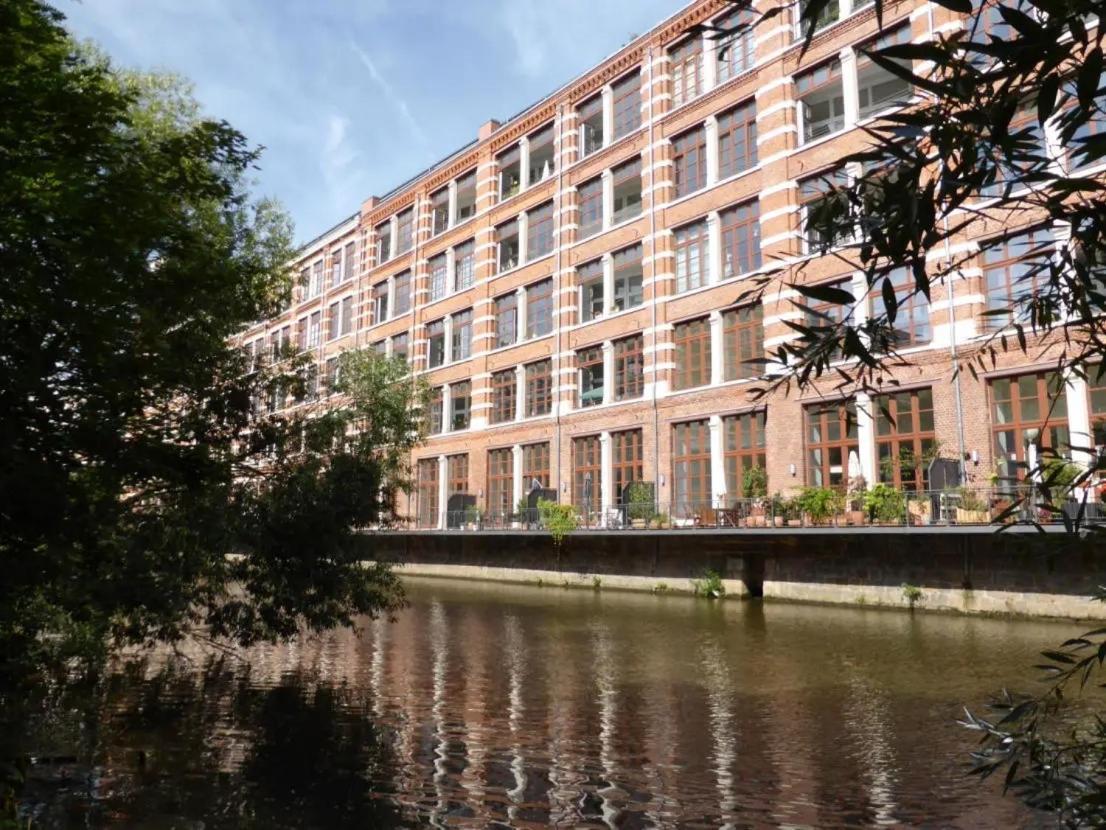 Relax-Wohnung Mit Balkon Ueber Die Weisse Elster Leipzig Bagian luar foto