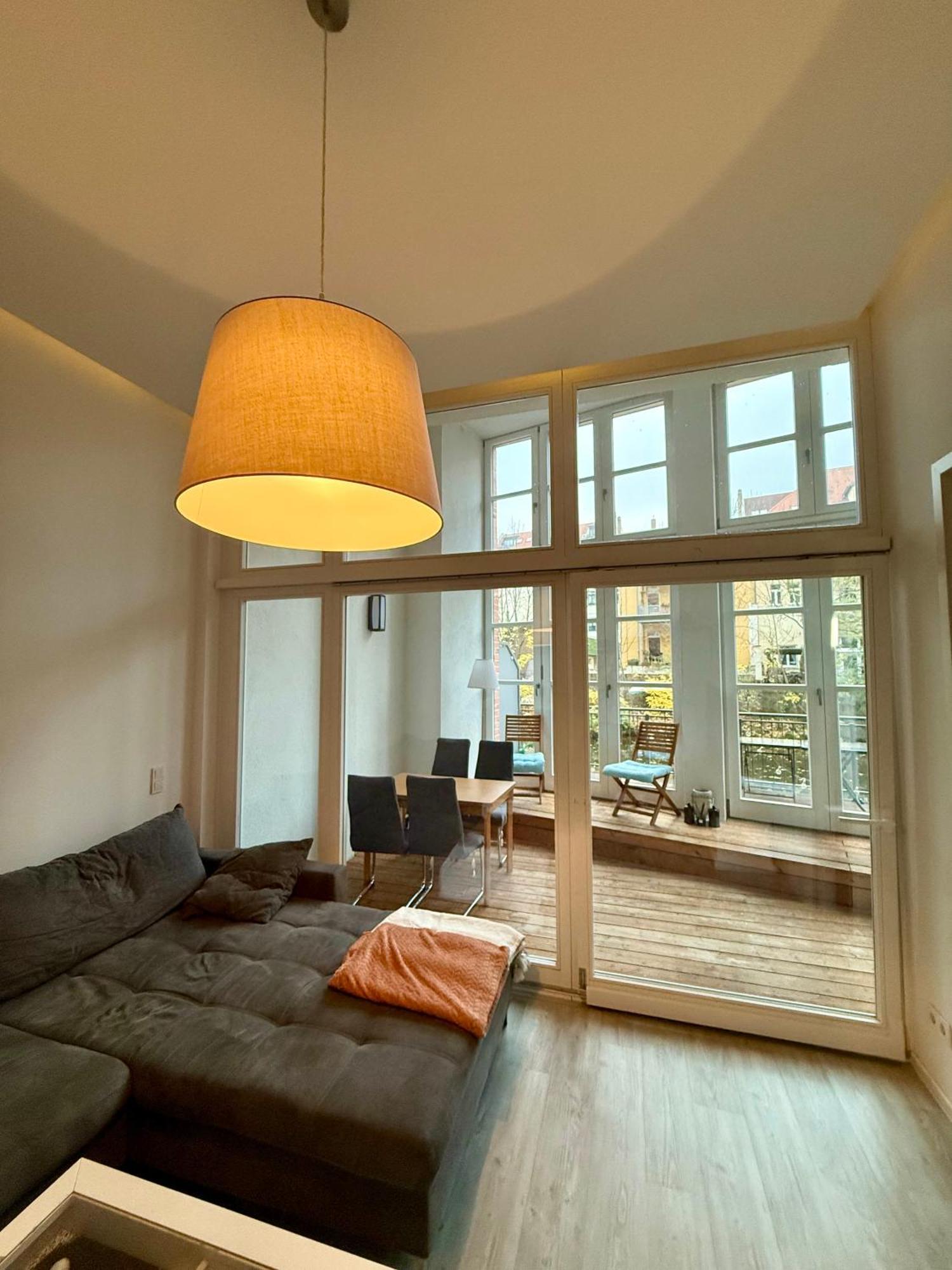 Relax-Wohnung Mit Balkon Ueber Die Weisse Elster Leipzig Bagian luar foto