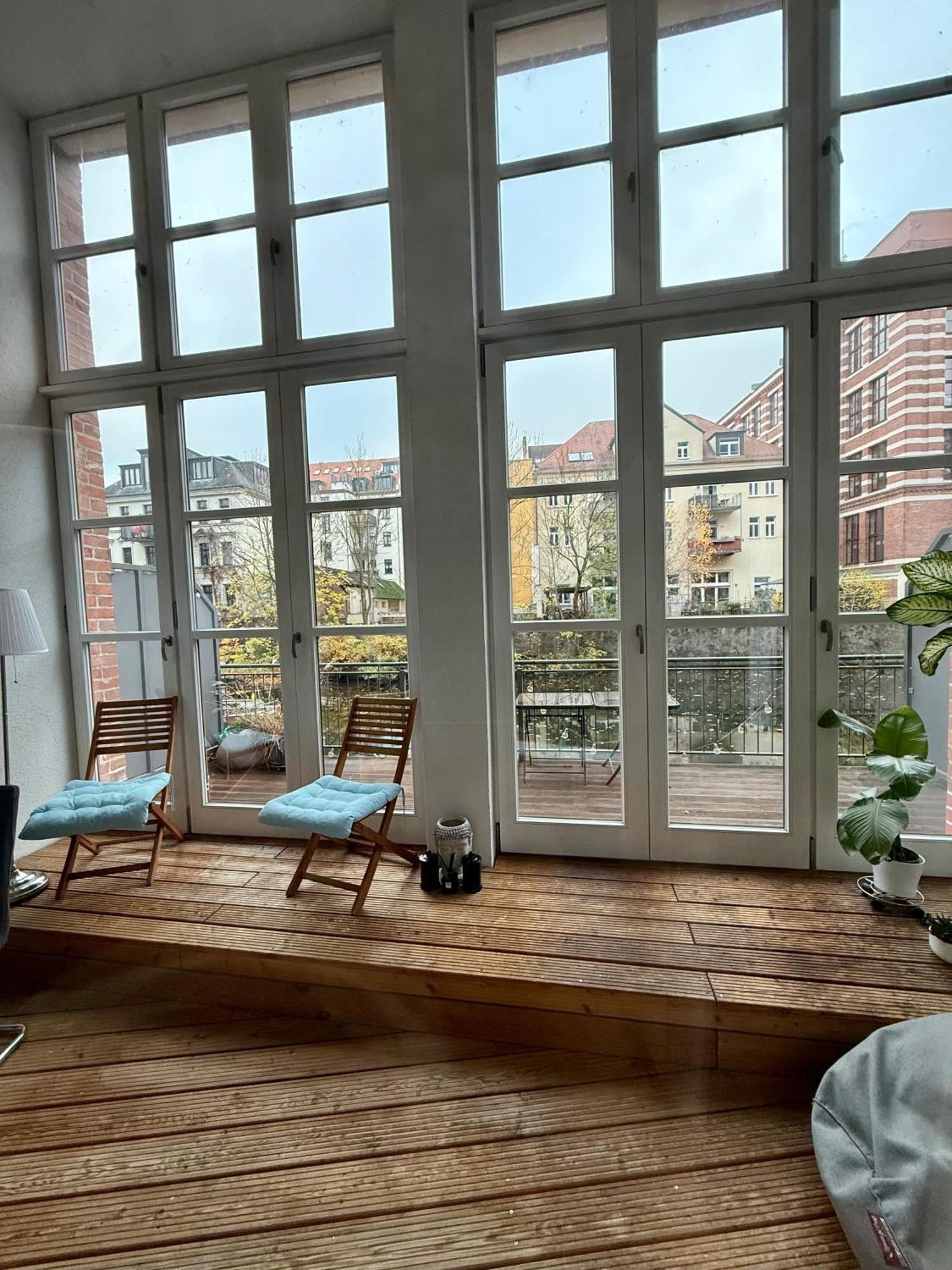Relax-Wohnung Mit Balkon Ueber Die Weisse Elster Leipzig Bagian luar foto